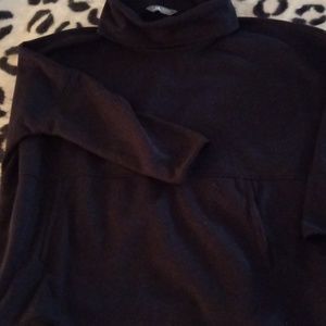 ✳ 4 for 20  The North Face sweatshirt